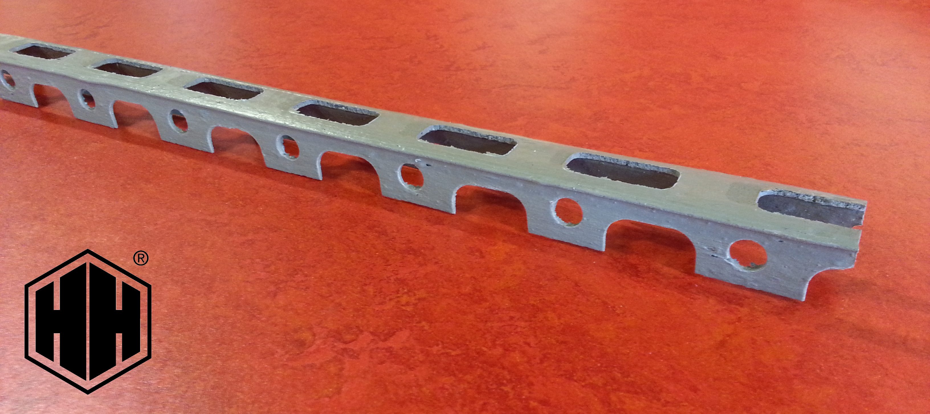 Afstandhouder strip dijk open 30mm lengte 2000mm