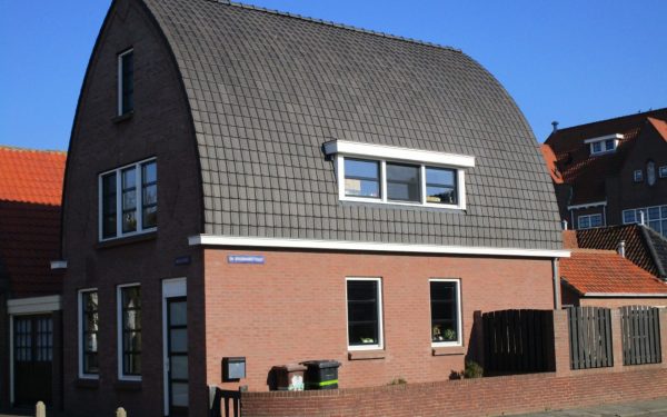 TdN44 rechter gevelchaperonpan blauw gesmoord