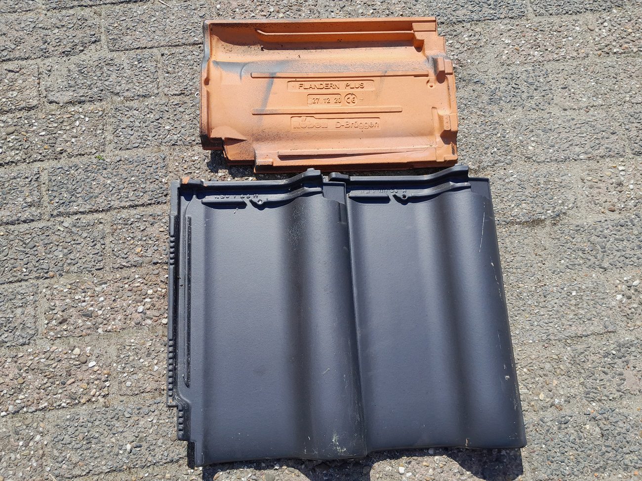 Roben Flandern Plus gevelpan links antraciet ca. 2,6 st/m1