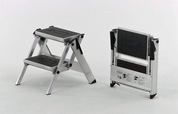 Little Jumbo 200 compact   2 treden met kunststof inleg
