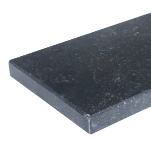 Binnendeurdorpel Belgisch hardsteen bl. gez. 1050x80x20mm,verp in 